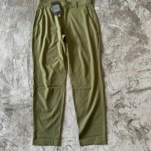 NWT Fabletics The Only Pant Green Size 31x32 4 Way Stretch Waterproof